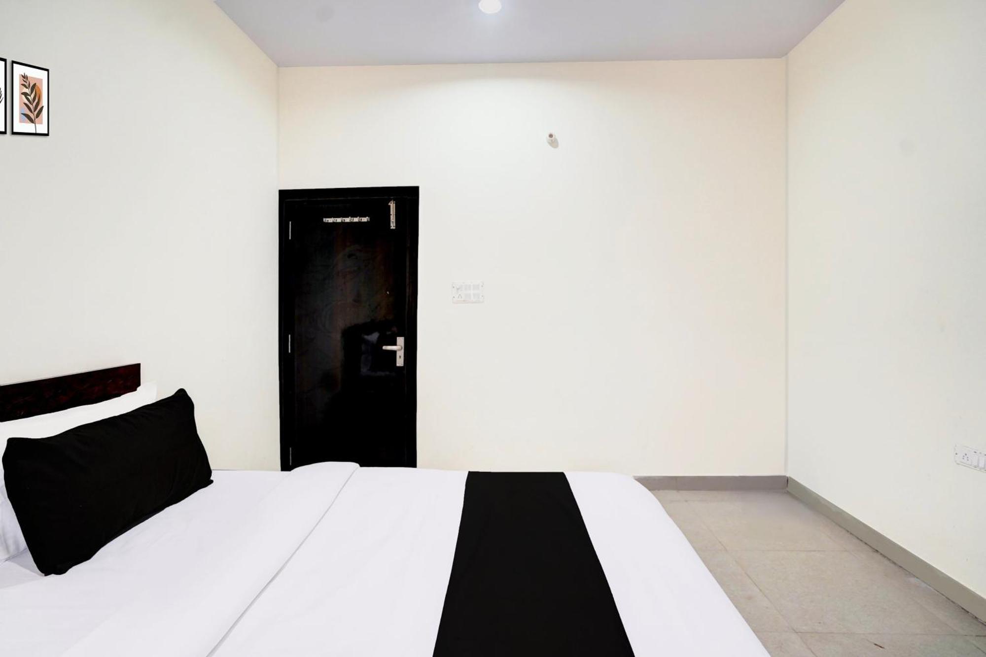 Hotel O The Crown Inn Danapur Exterior photo